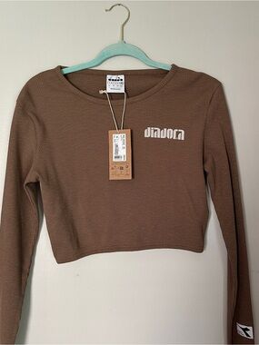 Diadora Brown Ribbed Long-Sleeve Cropped Top with White Logo